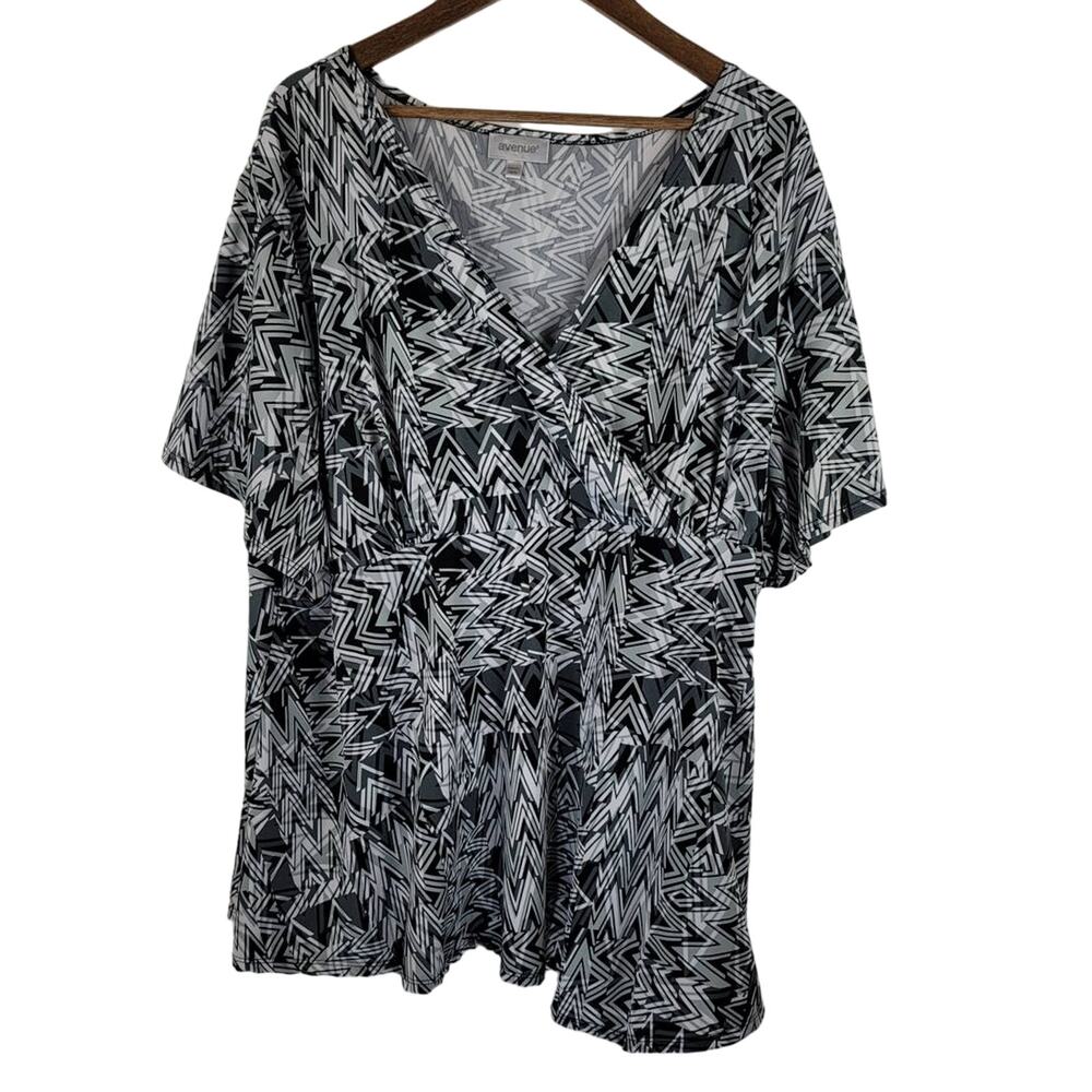 Avenue Black White Grey Beautiful Design Women's Blouse 30/32